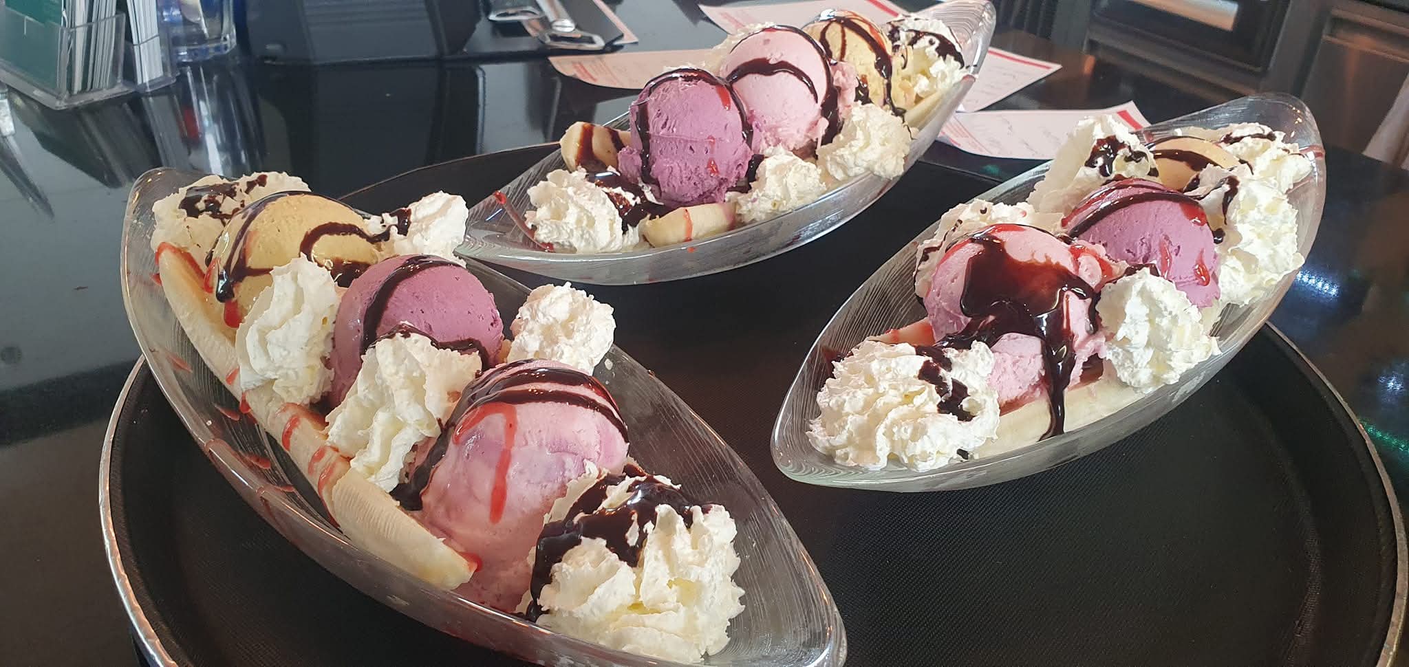 Eisspezialität bei Alhambra Swiss in Zürich
