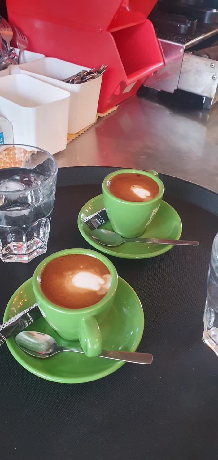 Kaffee bei Alhambra Swiss